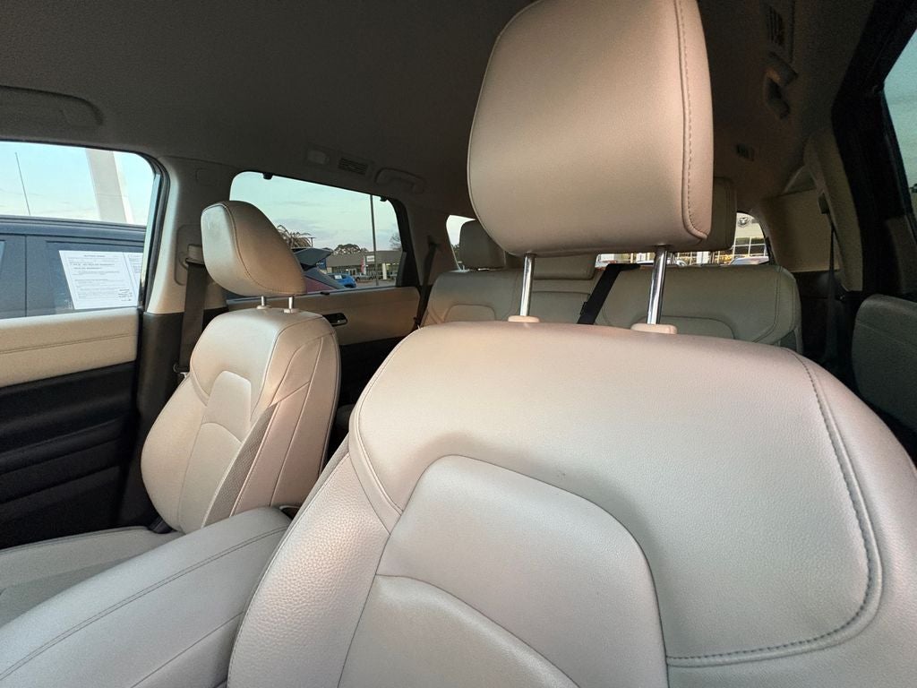 2022 Nissan Pathfinder SL