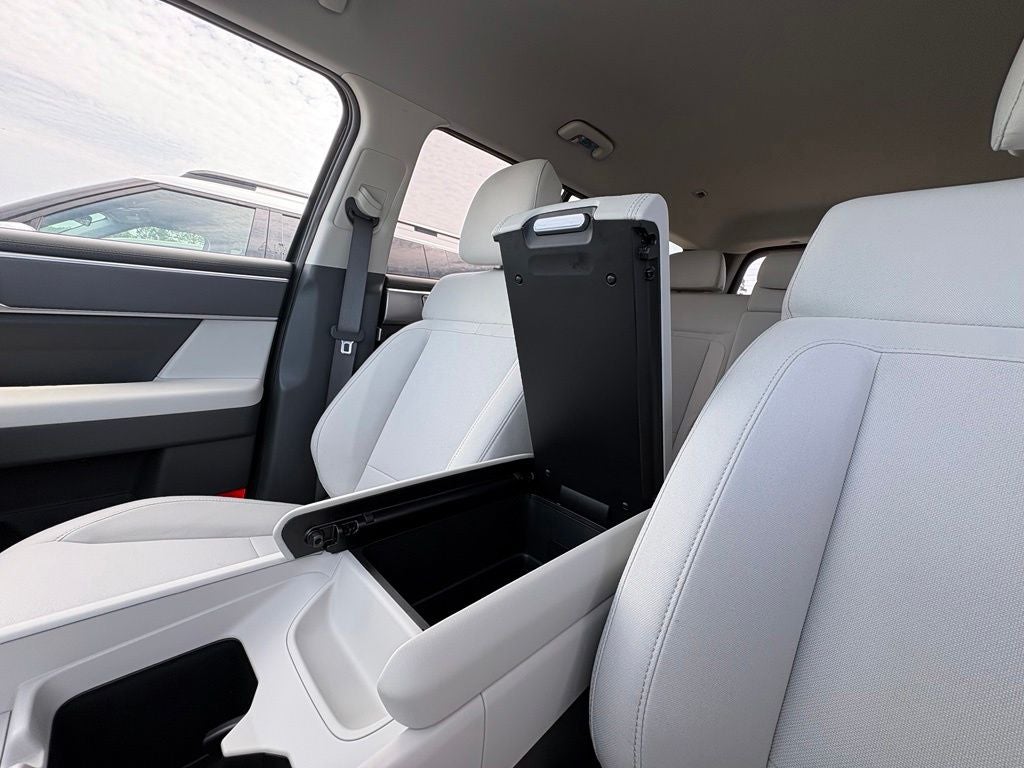 2027 Hyundai Santa Fe SE