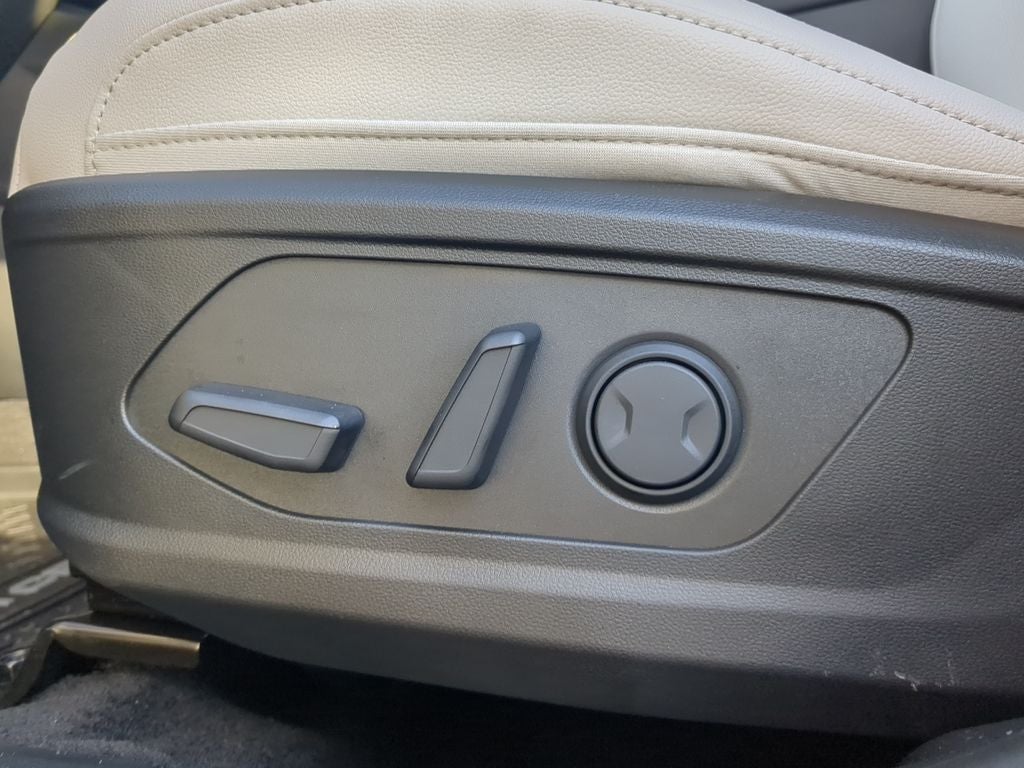 2025 Hyundai Santa Cruz SEL Activity