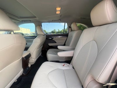 2022 Toyota Highlander Hybrid Limited