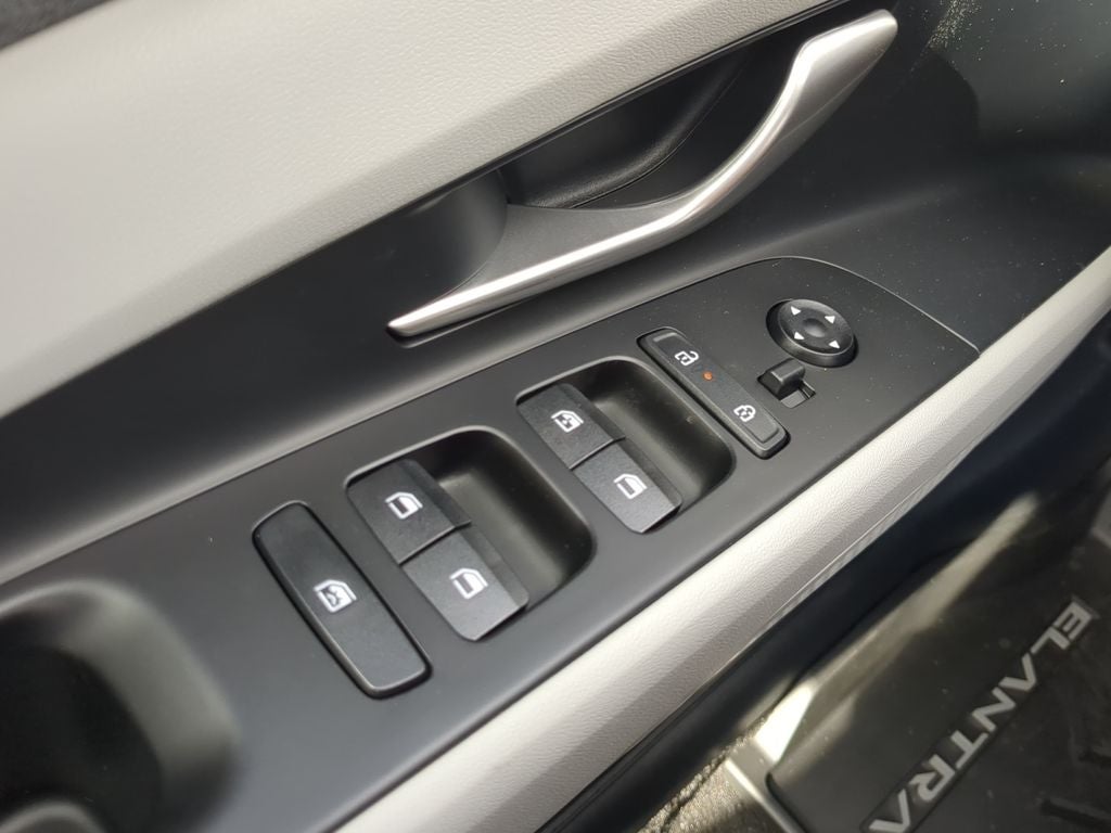 2025 Hyundai Elantra Hybrid Limited