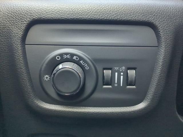 2025 Jeep Grand Cherokee Laredo X 4x2