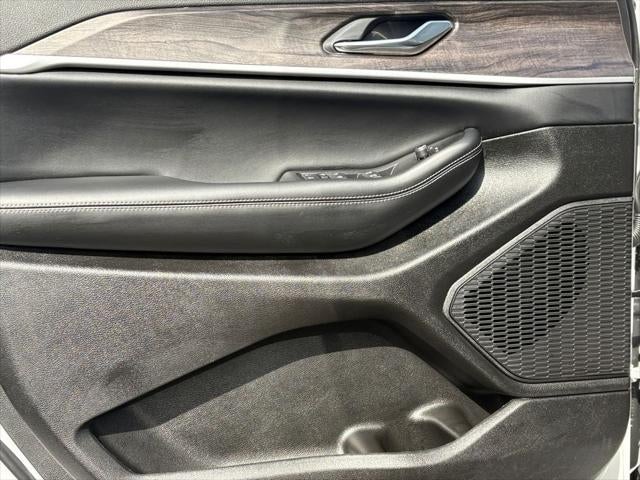 2026 Jeep Grand Cherokee GRAND CHEROKEE LAREDO ALTITUDE 4X2