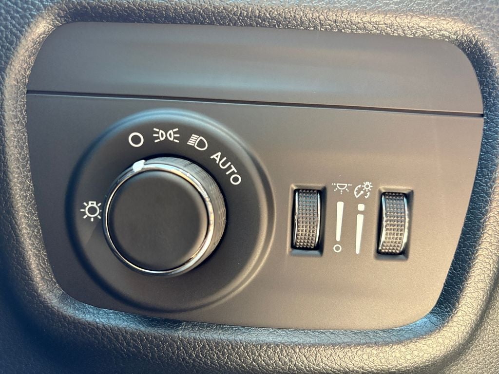 2026 Jeep Grand Cherokee GRAND CHEROKEE L LAREDO ALTITUDE 4X2