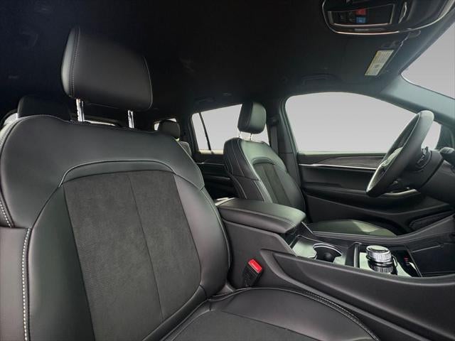 2026 Jeep Grand Cherokee GRAND CHEROKEE L LAREDO ALTITUDE 4X2
