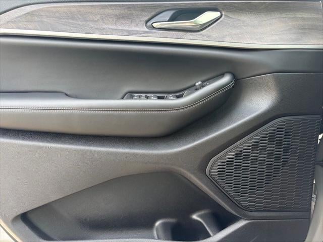 2026 Jeep Grand Cherokee GRAND CHEROKEE L LAREDO ALTITUDE 4X2