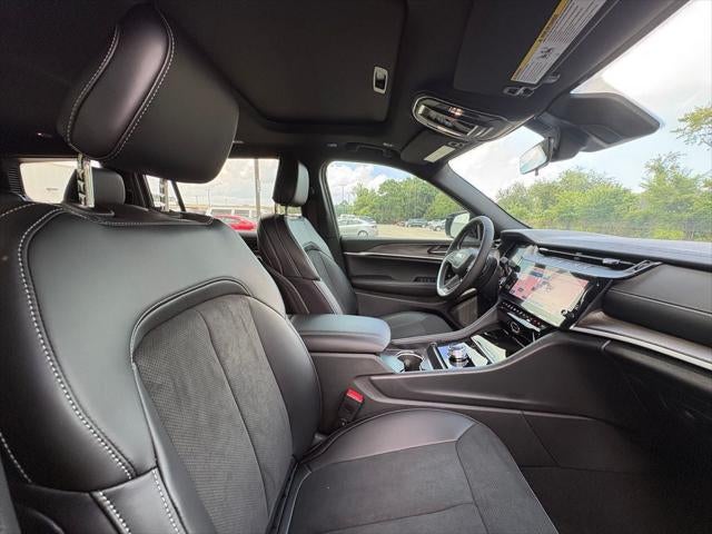 2026 Jeep Grand Cherokee GRAND CHEROKEE L LAREDO ALTITUDE 4X2