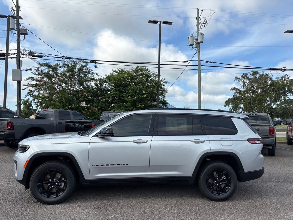2026 Jeep Grand Cherokee GRAND CHEROKEE L LAREDO ALTITUDE 4X2