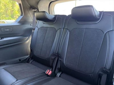 2026 Jeep Grand Cherokee GRAND CHEROKEE L LAREDO ALTITUDE 4X2