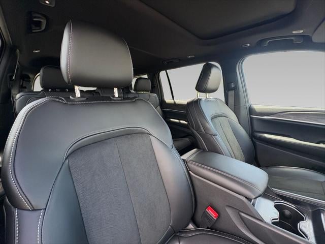 2026 Jeep Grand Cherokee GRAND CHEROKEE L LAREDO ALTITUDE 4X4