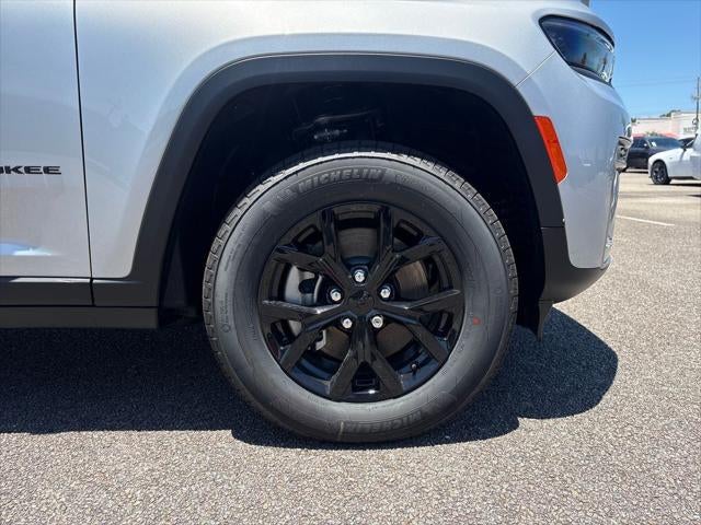 2026 Jeep Grand Cherokee GRAND CHEROKEE L LAREDO ALTITUDE 4X4