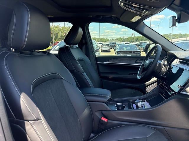 2026 Jeep Grand Cherokee GRAND CHEROKEE L LAREDO ALTITUDE 4X4