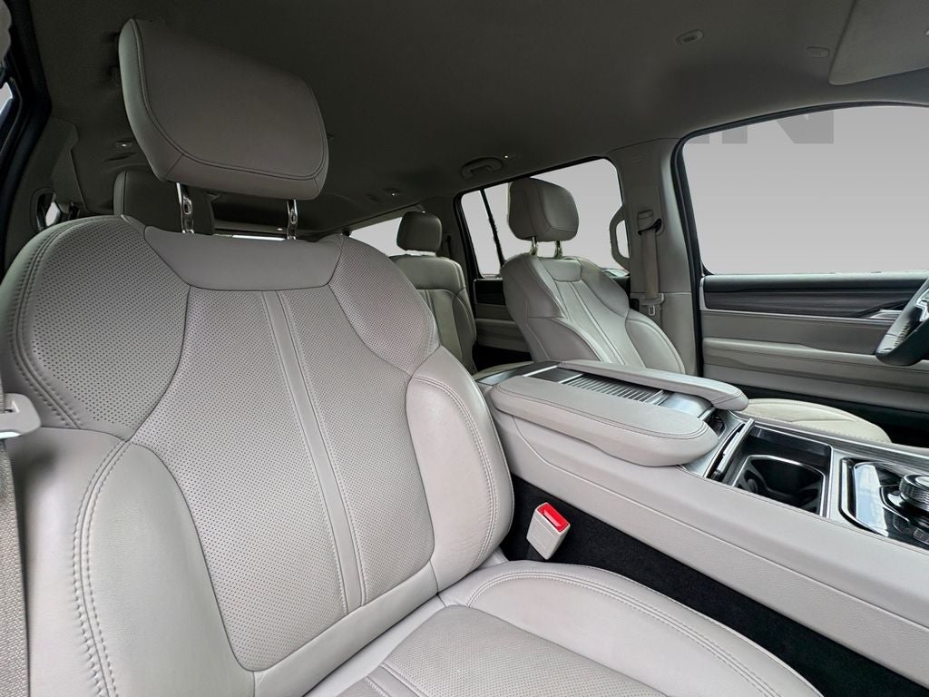 2024 Jeep Wagoneer L Series II 4x2