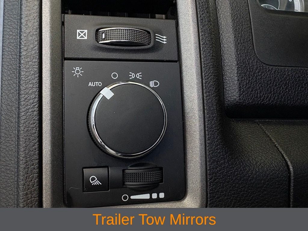 2024 RAM 1500 Classic Tradesman Crew Cab 4x4 5'7' Box