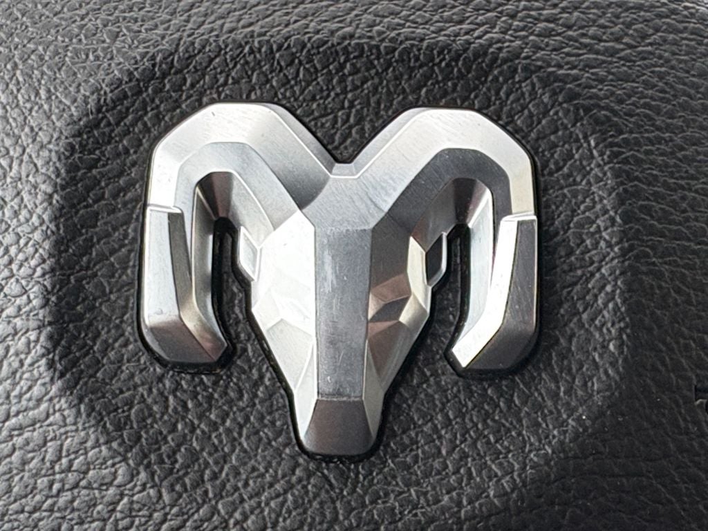 2022 RAM 1500 Tradesman Crew Cab 4x4 5'7' Box