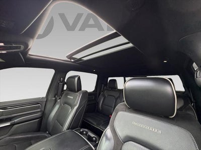 2019 RAM 1500 Laramie Crew Cab 4x4 5'7' Box