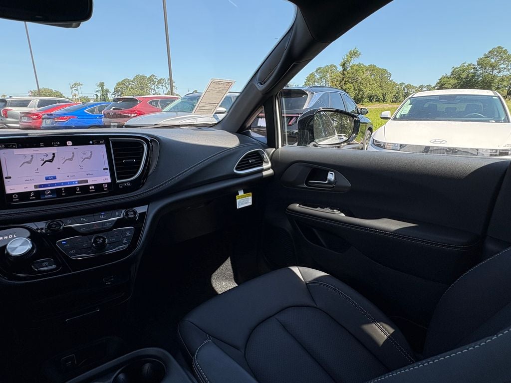 2027 Chrysler Pacifica PACIFICA SELECT