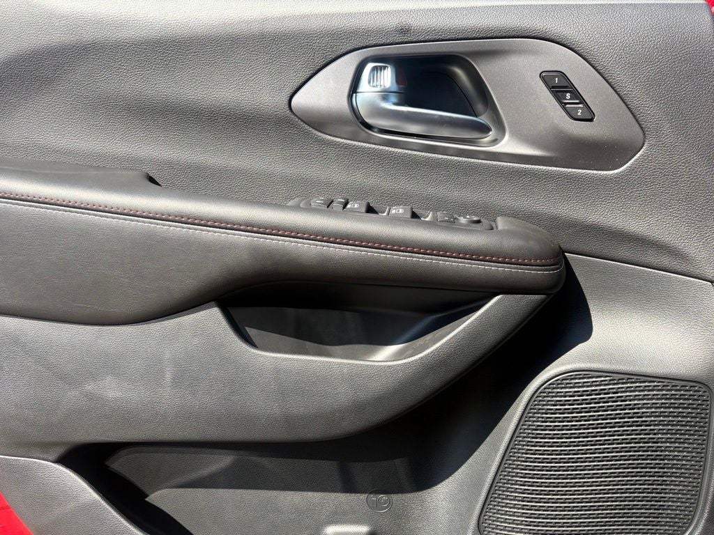 2027 Chrysler Pacifica PACIFICA SELECT