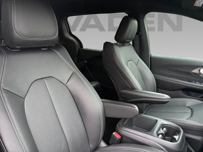 2026 Chrysler Voyager VOYAGER LX