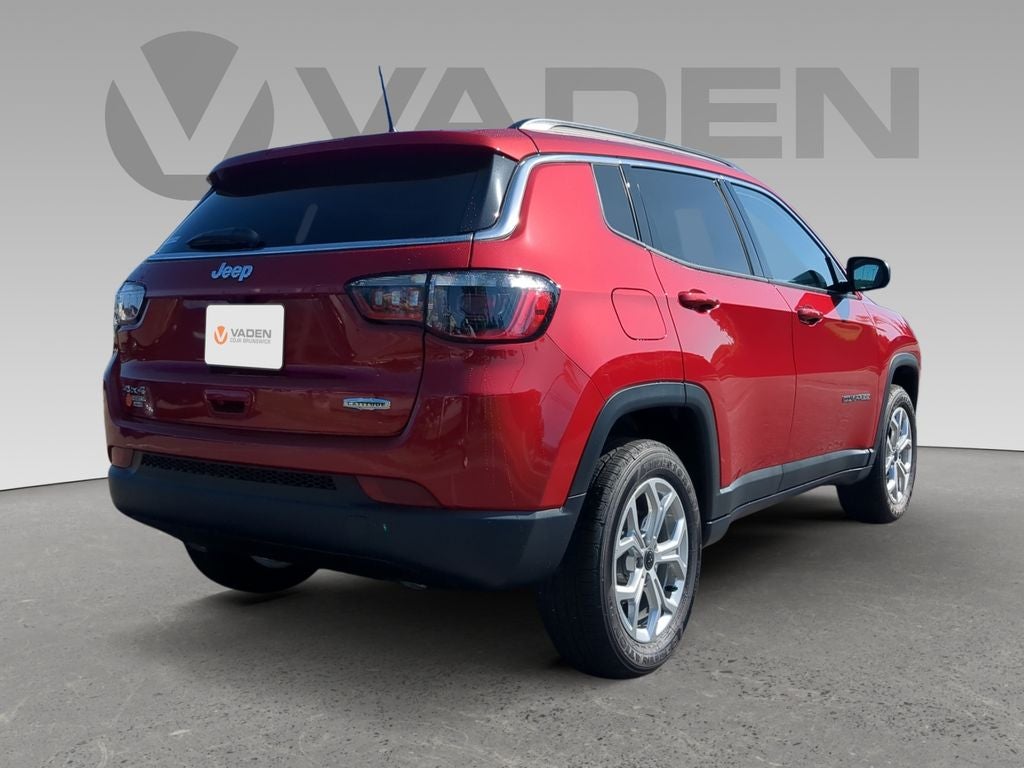 2025 Jeep Compass COMPASS LATITUDE 4X4