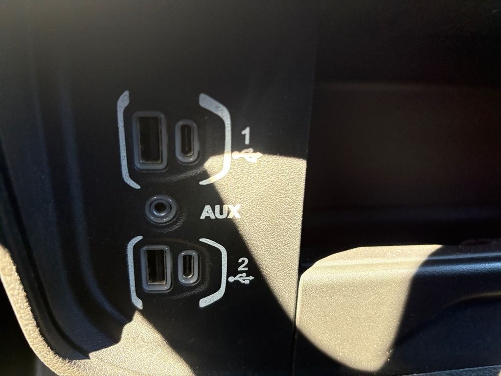 2023 RAM 3500 Tradesman Crew Cab 4x4 8' Box