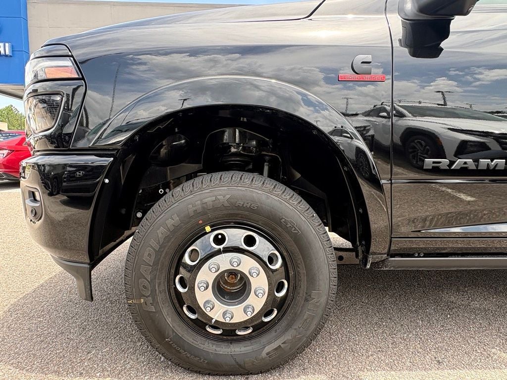 2026 RAM 3500 RAM 3500 LIMITED MEGA CAB 4X4 6'4' BOX