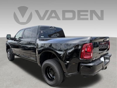 2026 RAM 3500 RAM 3500 LIMITED MEGA CAB 4X4 6'4' BOX