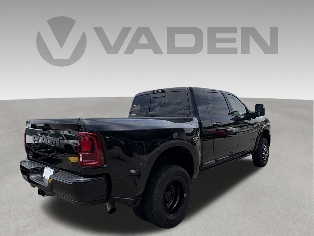 2026 RAM 3500 RAM 3500 LIMITED MEGA CAB 4X4 6'4' BOX