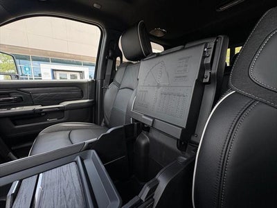 2026 RAM 3500 RAM 3500 LIMITED MEGA CAB 4X4 6'4' BOX