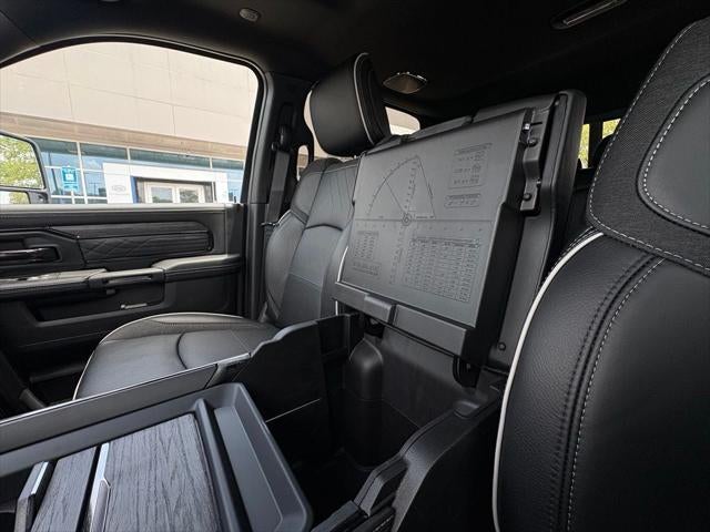 2026 RAM 3500 RAM 3500 LIMITED MEGA CAB 4X4 6'4' BOX