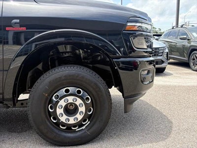 2026 RAM 3500 RAM 3500 LIMITED MEGA CAB 4X4 6'4' BOX