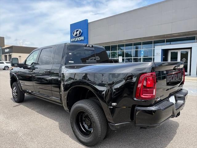 2026 RAM 3500 RAM 3500 LIMITED MEGA CAB 4X4 6'4' BOX