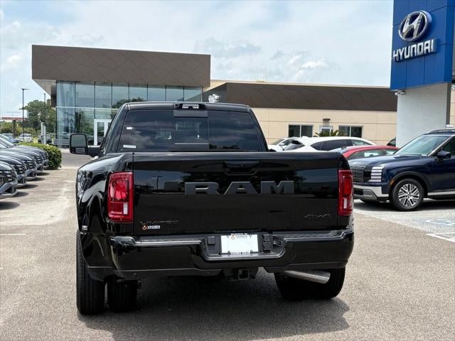 2026 RAM 3500 RAM 3500 LIMITED MEGA CAB 4X4 6'4' BOX