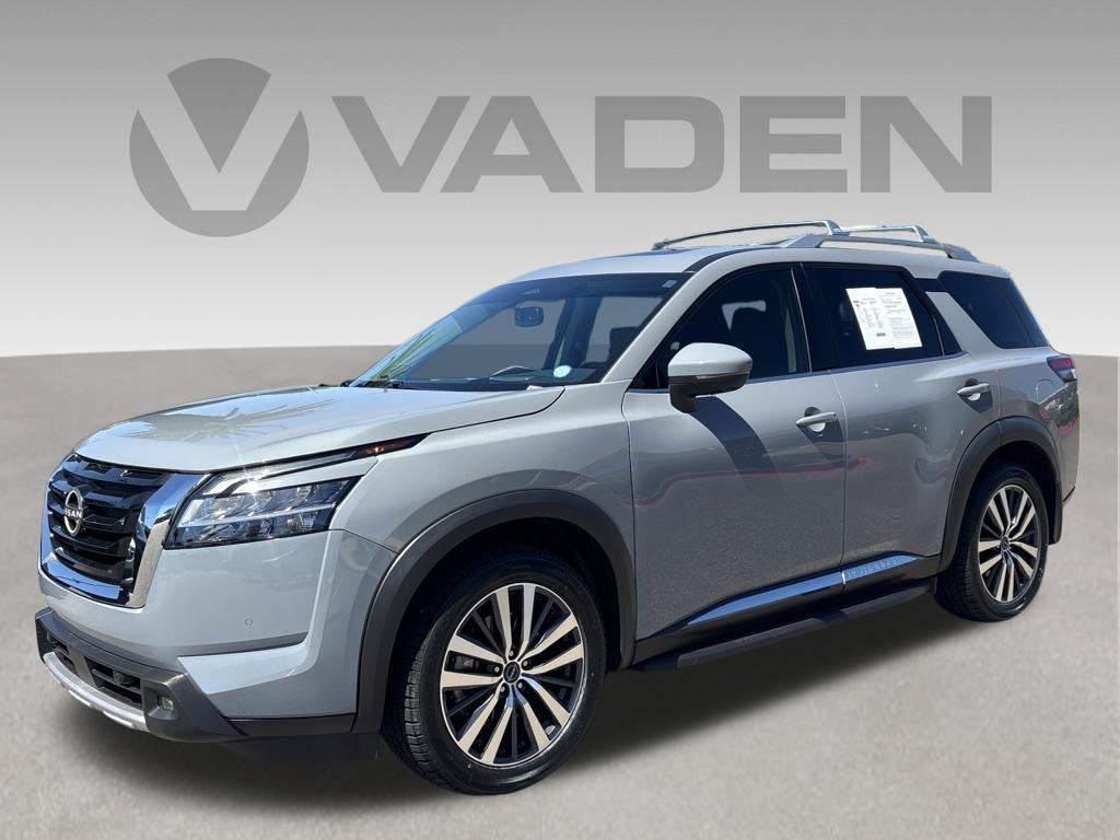 2022 Nissan Pathfinder Platinum