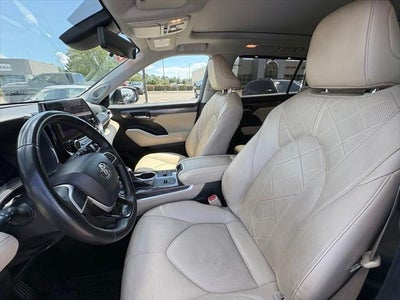 2023 Toyota Highlander Platinum