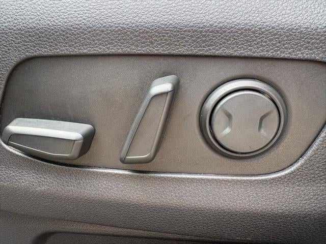 2023 Kia Carnival MPV LX Seat Package