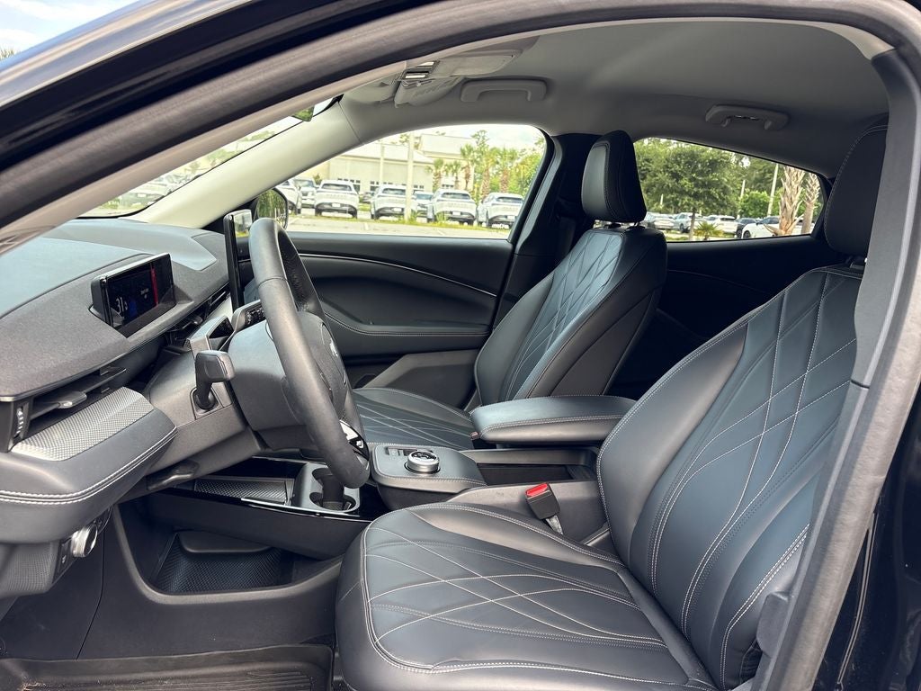2022 Ford Mustang Mach-E Select