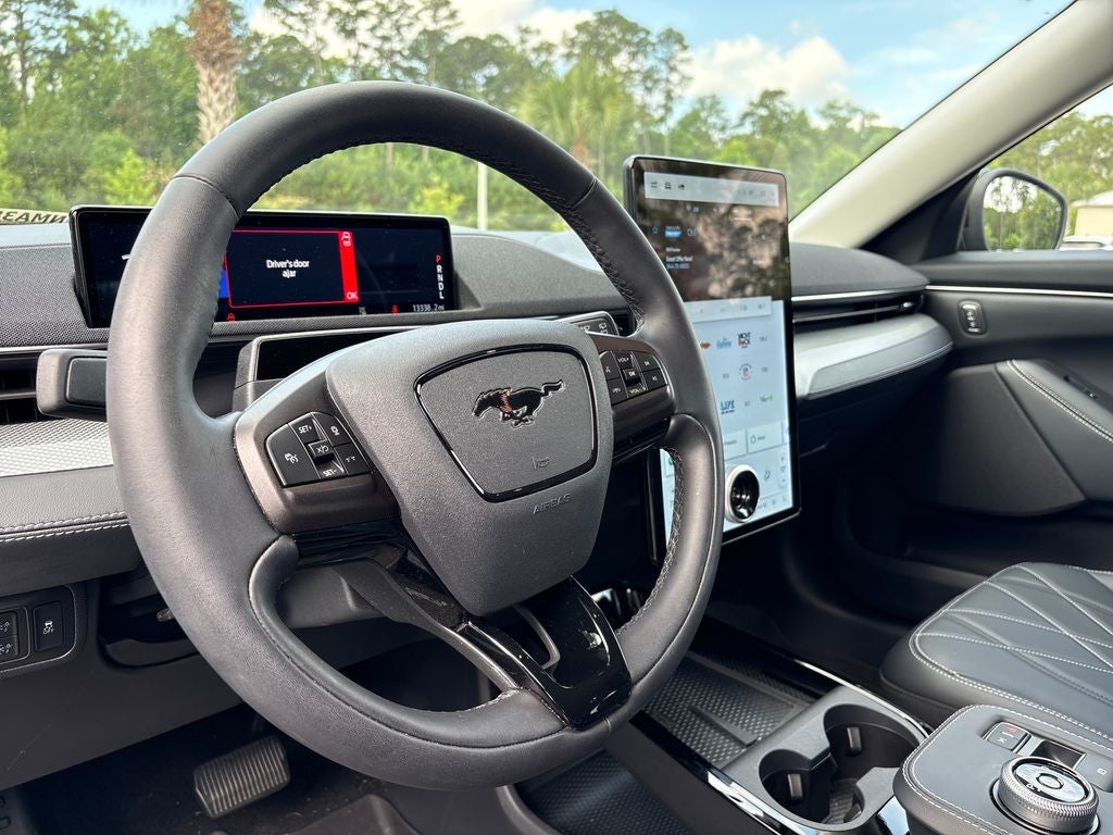 2022 Ford Mustang Mach-E Select
