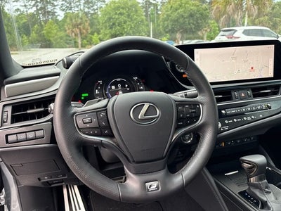 2024 Lexus ES 300h F SPORT Handling