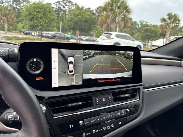 2024 Lexus ES 300h F SPORT Handling