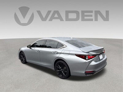 2024 Lexus ES 300h F SPORT Handling