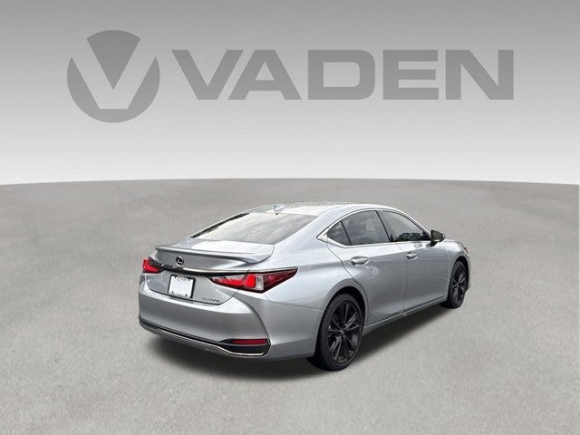2024 Lexus ES 300h F SPORT Handling