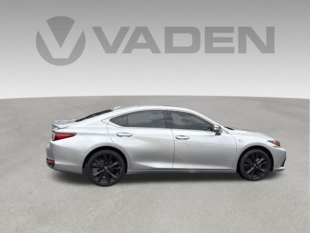 2024 Lexus ES 300h F SPORT Handling