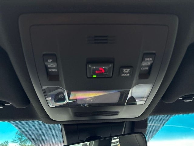 2024 Lexus ES 300h F SPORT Handling
