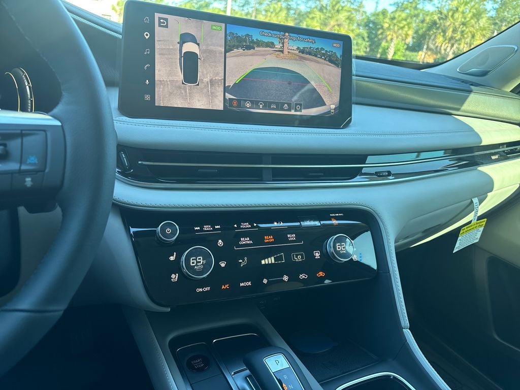2027 INFINITI QX60 Luxe FWD