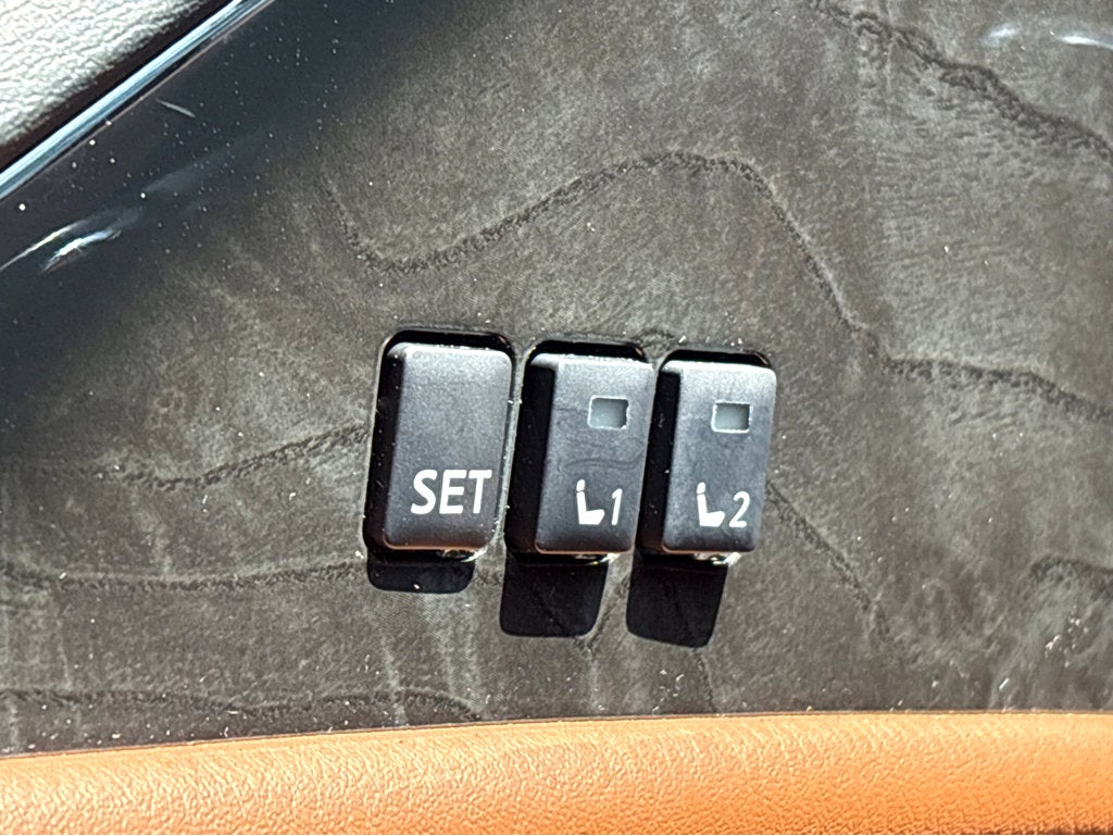 2023 INFINITI QX80 SENSORY