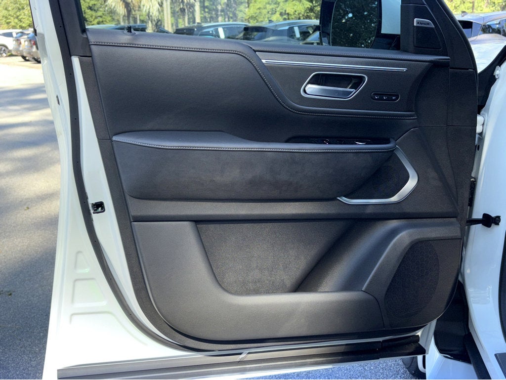 2026 INFINITI QX80 LUXE