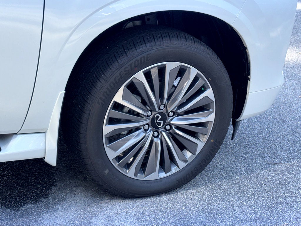 2026 INFINITI QX80 LUXE