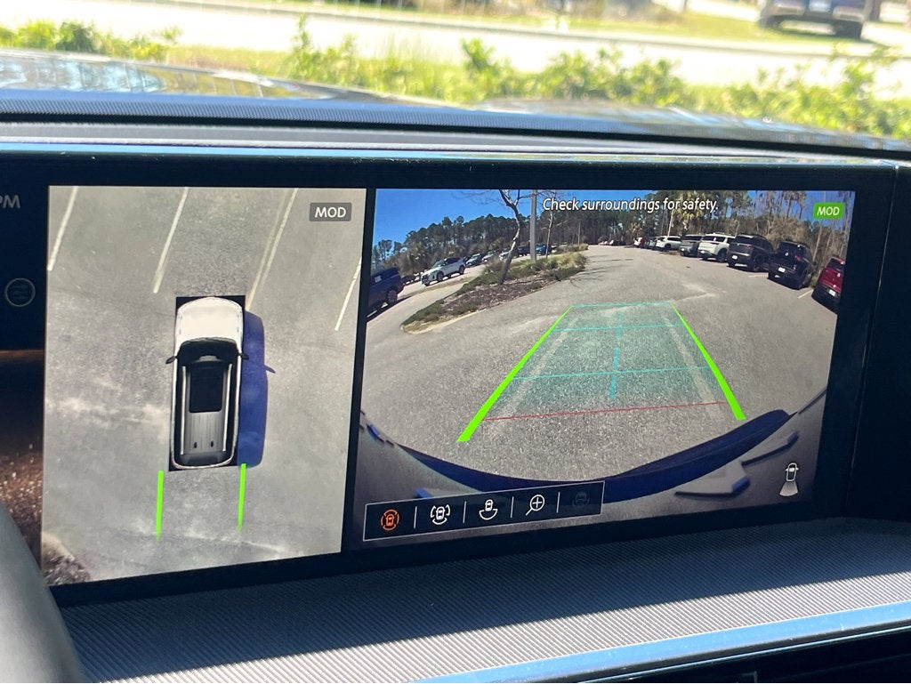 2025 INFINITI QX80 LUXE