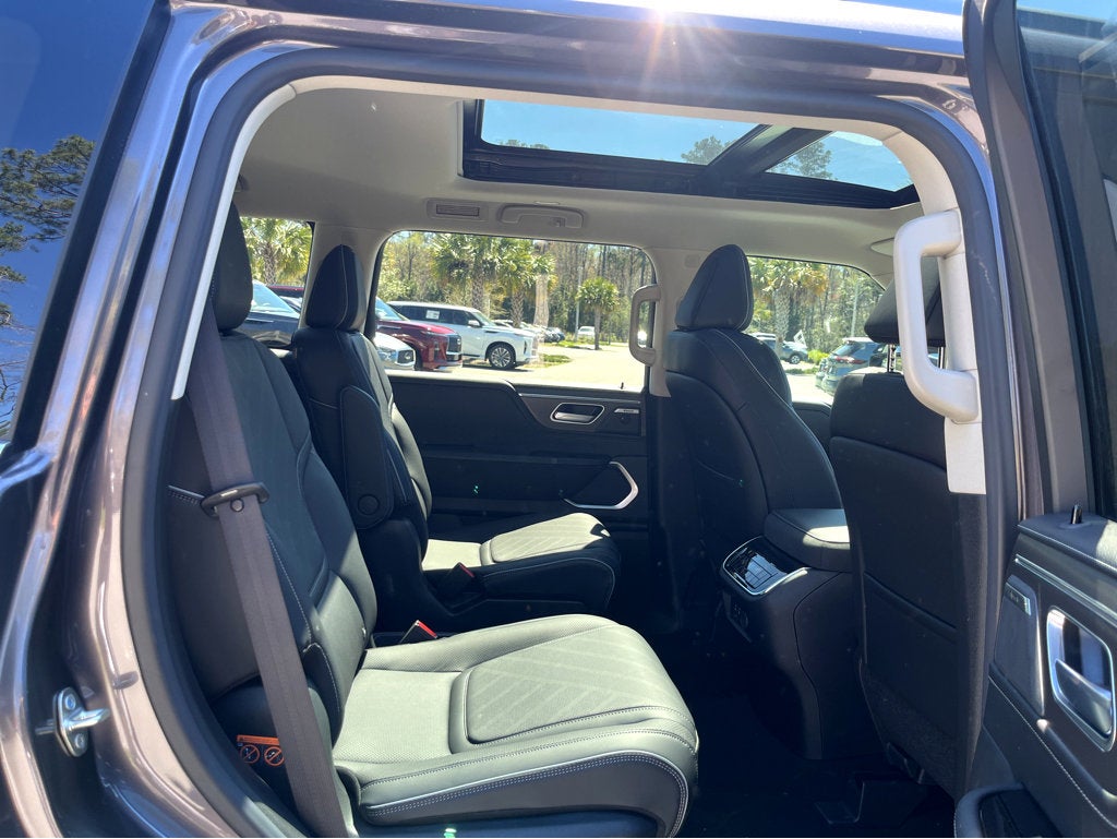 2025 INFINITI QX80 LUXE